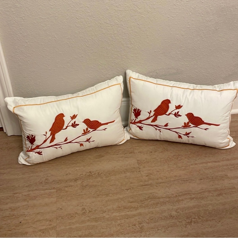 Lush Decor burnt orange embroidered birds with gold trim etching